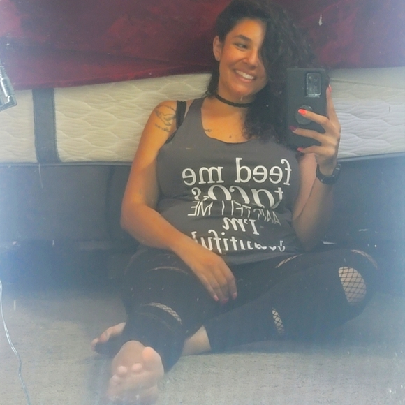 Meet your Posher, Ebony - Picture 11 of 16